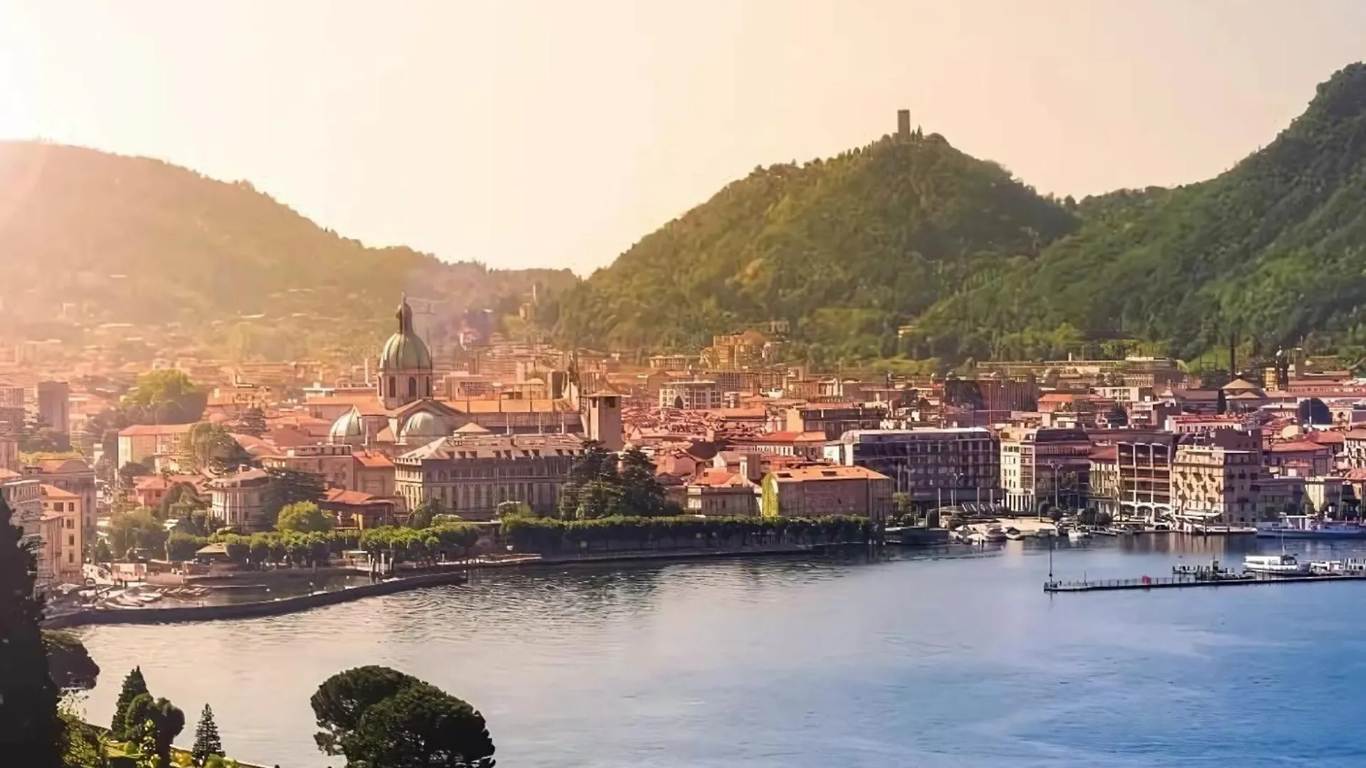Como The Walls House A Pochi Passi Dal Centro Wi-Fi Ac Apartamento